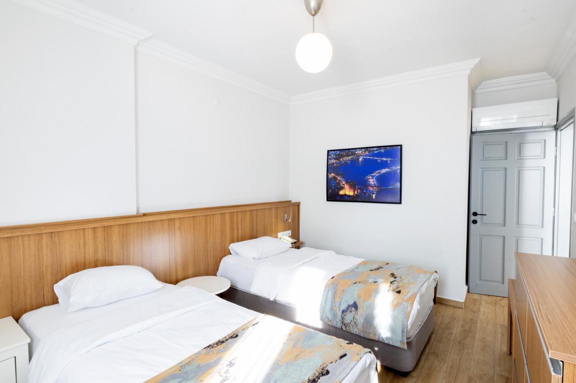 אלאניה Comfort Suites מראה חיצוני תמונה